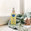 Gracias al aceite de masaje para bebés de Mustela, puedes compartir momentos de complicidad con tu niño y incluso ayudarle aliviar los cólicos