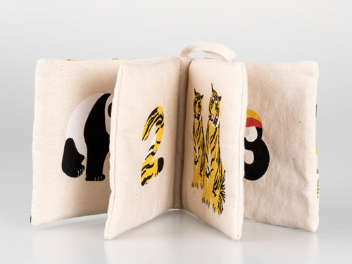 libro sensorial para bebés abierto - Mustela España - 3