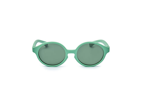 Gafas de sol de color verde y forma ovalada, modelo bebé aguacate 0-2 años de Mustela, hechas con materiales reciclados y con cristal polarizado de categoría 3 y protección UV400. - Mustela España - 4