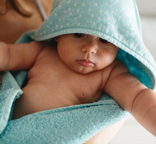 8 trucos para disfrutar del baño de tu bebé