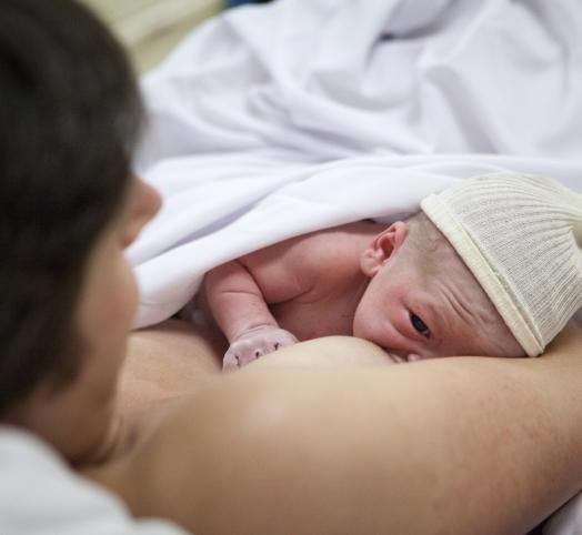 La importancia del calostro y sus beneficios para el recién nacido