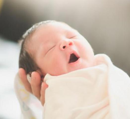 Cómo limpiar la lengua de un bebé recién nacido?