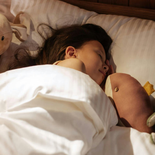 niña con eczema tratando de dormir - Mustela España - 1