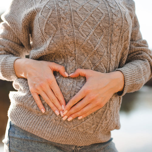 Cuidar la piel en invierno durante el embarazo: rutina, alivio del picor y prevención de estrías - Mustela España - 1