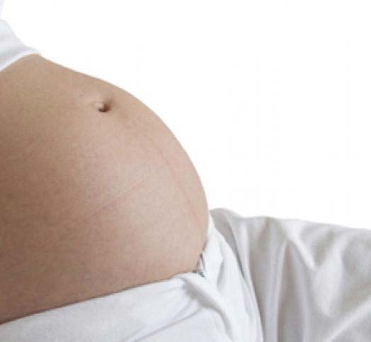 Por qué se debe evitar en el embarazo avanzado el decúbito supino