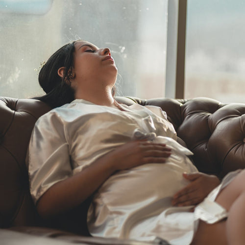 Sueño y fatiga en el embarazo: por qué pasa y qué hacer para descansar mejor - Mustela España - 1