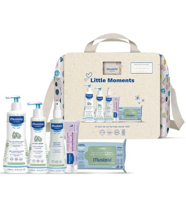 La bolsa de paseo Little Moments se ajusta a cualquier carrito de bebé. 