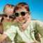 Gafas de sol Mustela para niños de 6 a 10 años de color verde. slider