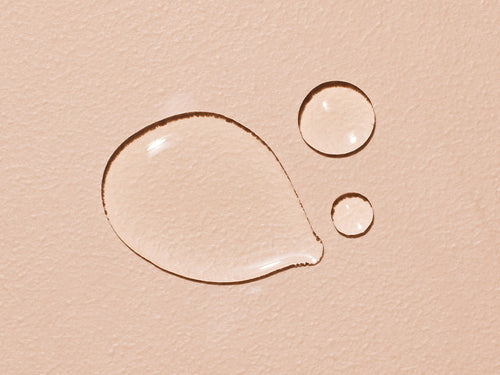 El aceite de masaje Mustela se absorbe fácilmente y deja un film protector en la piel. - Mustela España - 2