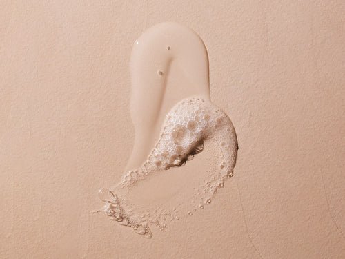 Textura del Aceite de baño y ducha Stelatopia. hace espuma. slider - Mustela España - 6