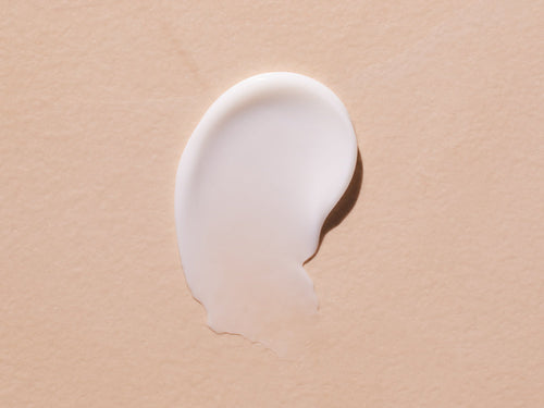 Textura untuosa de la crema facial Stelatopia para las pieles atópicas slider - Mustela España - 2