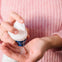 El gel de ducha suave mustela con dosificador aplica la cantidad adecuada para la piel de tu bebe